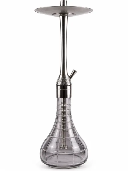 Gümüş Master Puff Nargile Takımı; geniş metal tepsi, işlemeli gümüş renkli gövde ve çizgili gri cam şişe.