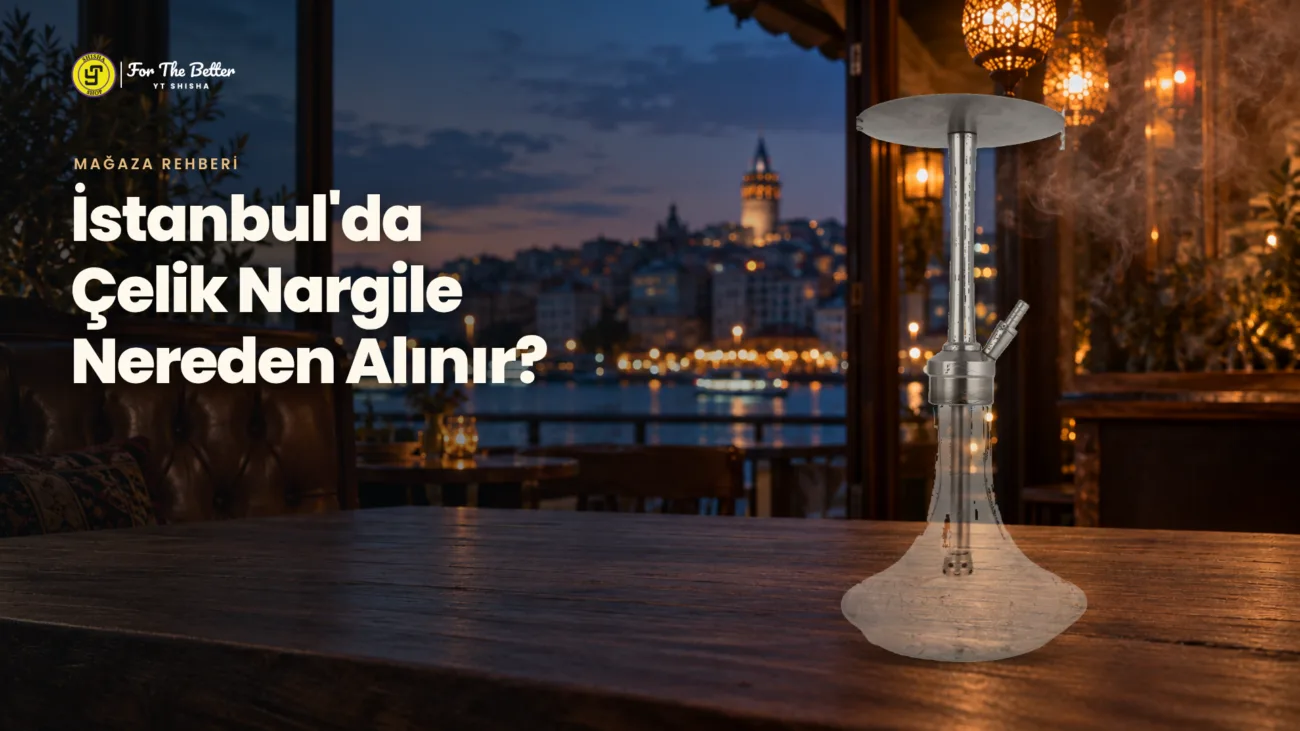 İstanbul'da Galata manzaralı, sıcak amber ışıklı bir lounge’un ahşap masasında sergilenen YT Everest çelik nargile takımı; arka planda hafif duman ve şehir ışıkları.