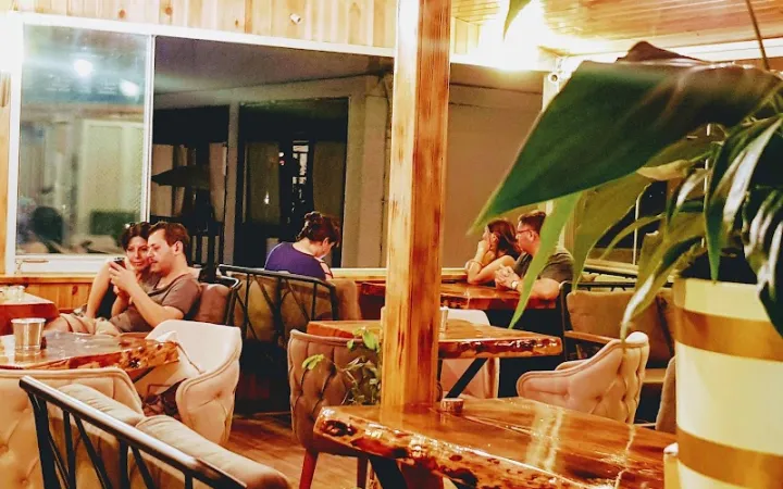 Yakamoz Hookah Lounge nargile cafe – Ayvalık, Balıkesir